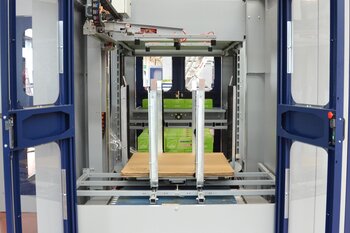 AUTOMATIC INTERLAYERS DEVICE